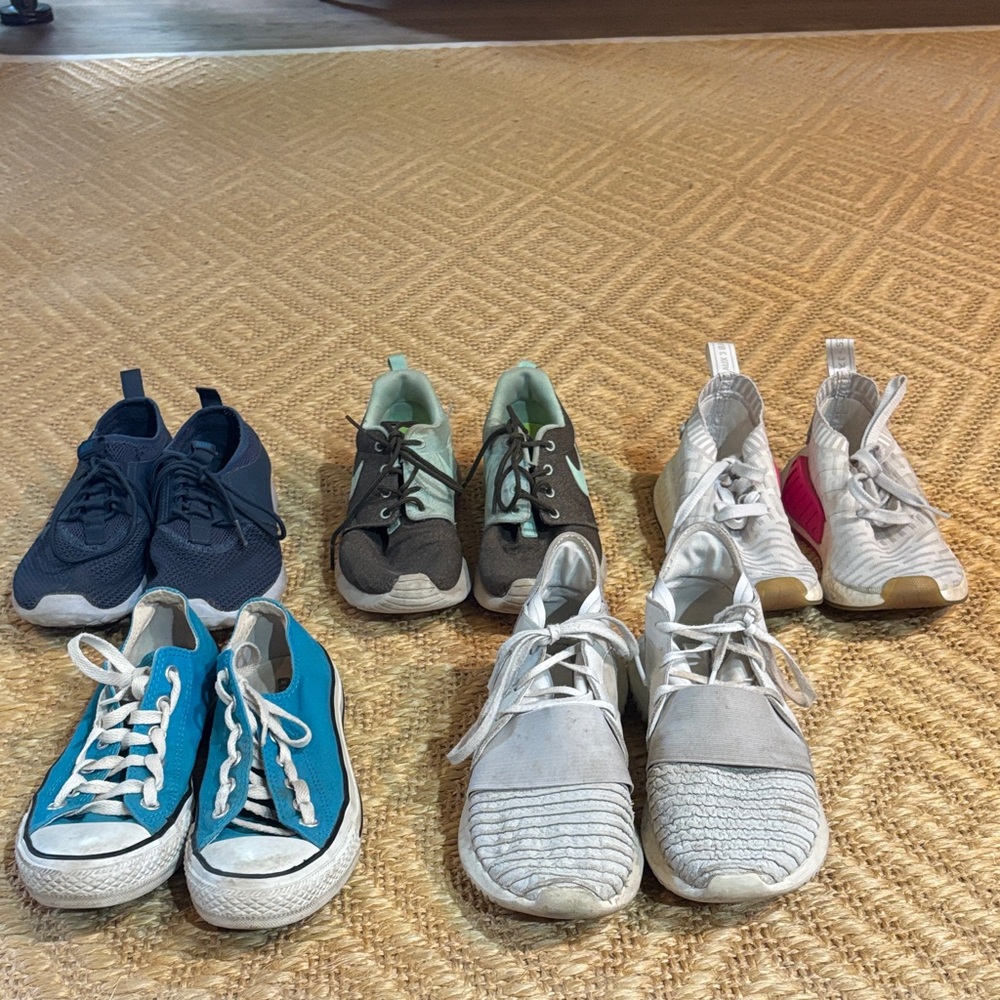 Nike Women's Sneakers in Blue, Gray, and White